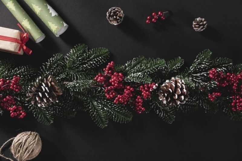 Embrace the Magic of Christmas: Creative DIY Ideas for Customizing Your Artificial Wreaths and Garlands